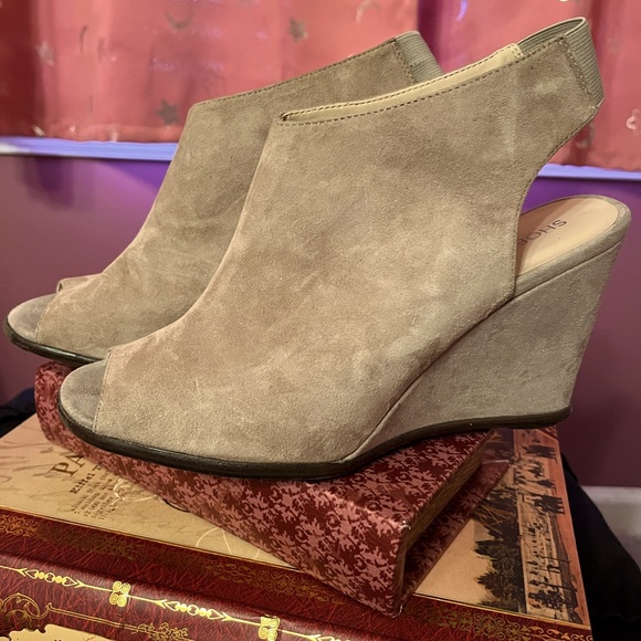 Shoemint Slingback Wedges - Picture 3 of 3